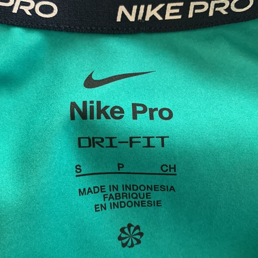 Nike Pro Women’s Dri-Fit Allover Print Tank Top - Picture 8 of 11